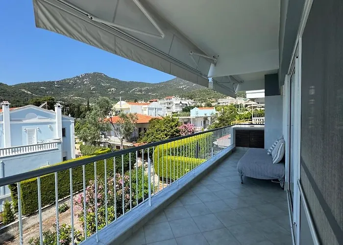 בית נופש Seaside Serenity PalaiónTsiflíkion