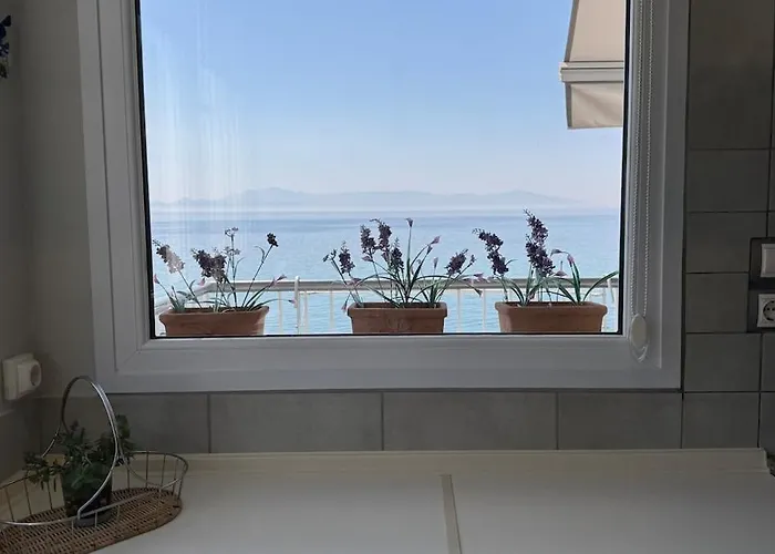 Seaside Serenity Vakantiehuis PalaiónTsiflíkion